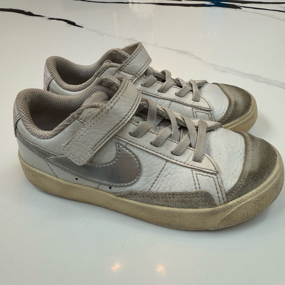 Nike Classic Kids White and Gray Sneakers - Easy On